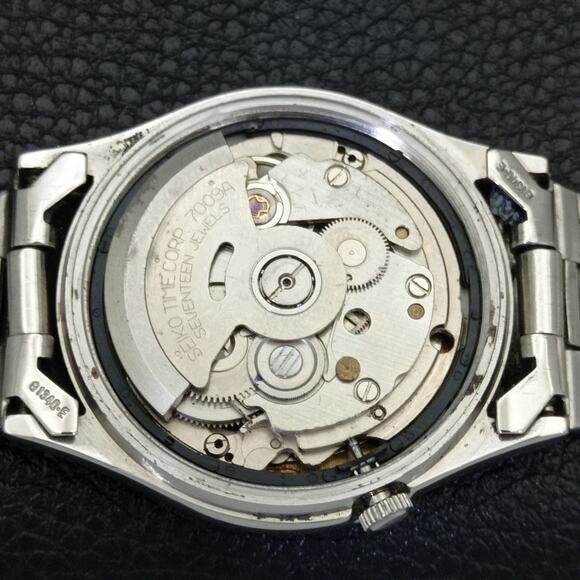 Vintage 1992 Seiko Automatic Mens Silver Watch W/daydate & Green accents - Picture 10 of 10